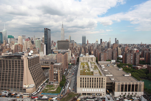 Вид на Манхэттен со стороны выставочного центра имени Джэкоба Джавитса