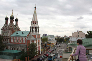 Вид с площадки ДРЗ на храм на Таганке Вид с площадки ДРЗ на храм на Таганке