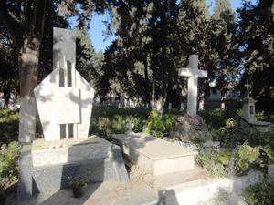 Памятная стела морякам Русской эскадры и всем российским людям, покоящимся в тунисской земле на кладбище Бизерты