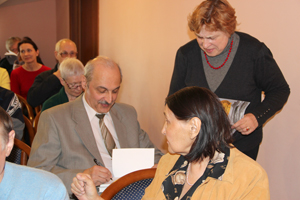 А.Тер-Абрамянц с читателями