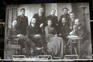 Ж.В.Косско-Судакевич среди выпускников С/Х института, 1909г Ж.В.Косско-Судакевич среди выпускников С/Х института, 1909г