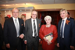 Владан Вукосавлевич, министр Правительства Белграда, руководитель Департамента культуры г.Белграда; Виктор Москвин, директор Дома русского зарубежья им.А.Солженицына; Президент Русского Общественного Фонда Александра Солженицына Наталия Солженицына; Александр Кибовский, министр Правительства Москва, руководитель Департамента культуры г.Москвы Владан Вукосавлевич, министр Правительства Белграда, руководитель Департамента культуры г.Белграда; Виктор Москвин, директор Дома русского зарубежья им.А.Солженицына; Президент Русского Общественного Фонда Александра Солженицына Наталия Солженицына; Александр Кибовский, министр Правительства Москва, руководитель Департамента культуры г.Москвы