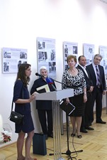 Выступает представитель посольства Швейцарии в России Мод Мабиллар Выступает представитель посольства Швейцарии в России Мод Мабиллар