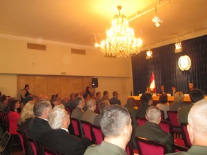 Конференц-зал Дома армии был полон гостями