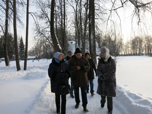 Прогулка по территории усадьбы Прогулка по территории усадьбы