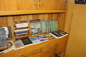 Часть книг, переданных в библиотеку Первой Славянской школы в Лиссабоне Часть книг, переданных в библиотеку Первой Славянской школы в Лиссабоне
