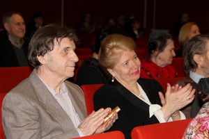 Щетинин В.В., сотрудник сектора выставочной работы, и Щетинина Г.М., зам. начальника Отдела книжных выставок и пропаганды чтения Федерального агентства по печати и массовым коммуникациям Щетинин В.В., сотрудник сектора выставочной работы, и Щетинина Г.М., зам. начальника Отдела книжных выставок и пропаганды чтения Федерального агентства по печати и массовым коммуникациям